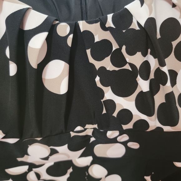 Le Chateau patterned dress, Size S - Picture 3 of 3